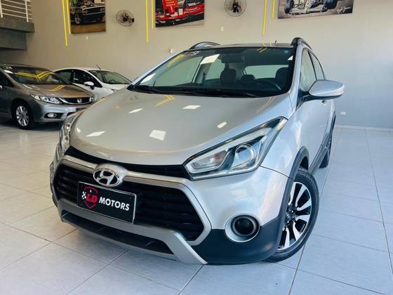 HYUNDAI HB20X 1.6 16V PREMIUM FLEX 4P AUTOMÁTICO HYUNDAI HB20X 1.6 16V PREMIUM FLEX 4P AUTOMÁTICO